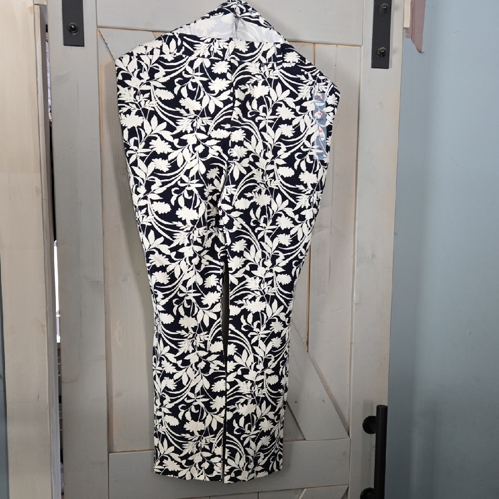 Old Navy Black and White Floral Cropped Pants